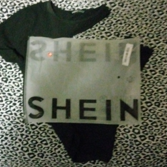 Black asymmetrical shirt/top - Picture 4 of 4